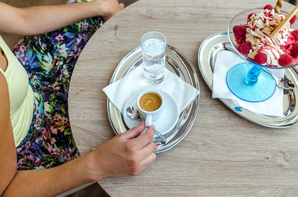 Comment porter des chaussures à talons aiguilles pour un look professionnel sans souffrir?